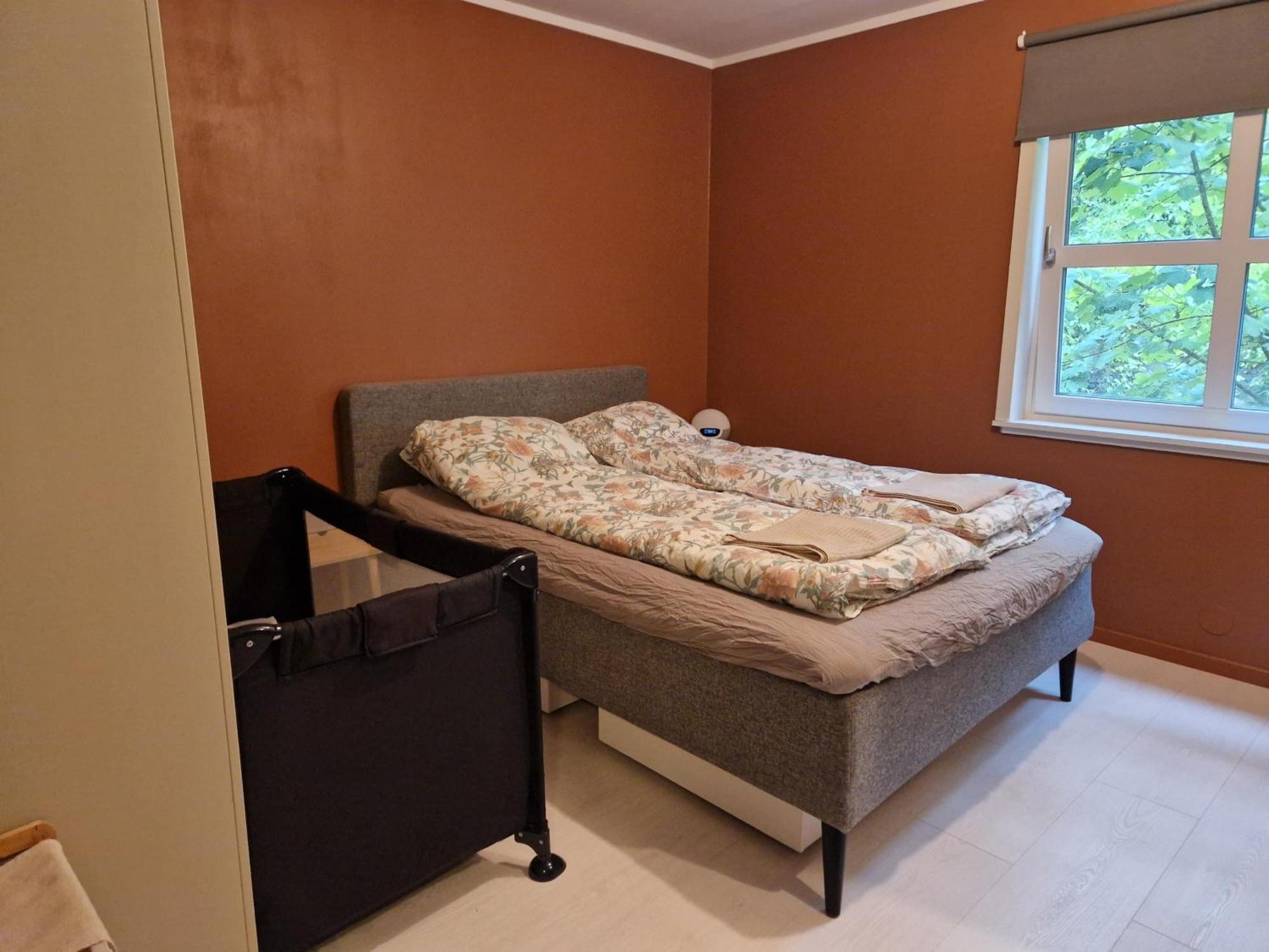 Apartamento Balkong Med Utsikt Og Gratis Parkering I Garasje